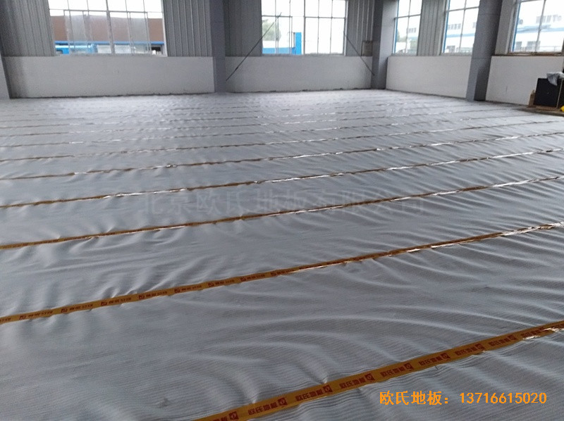 安徽懷寧縣新明源電力公司羽毛球館體育地板施工案例2