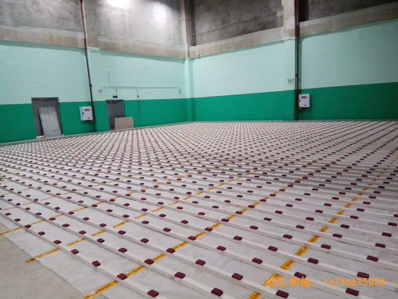 重慶市九龍坡區友動力羽毛球俱樂部運動木地板安裝案例1