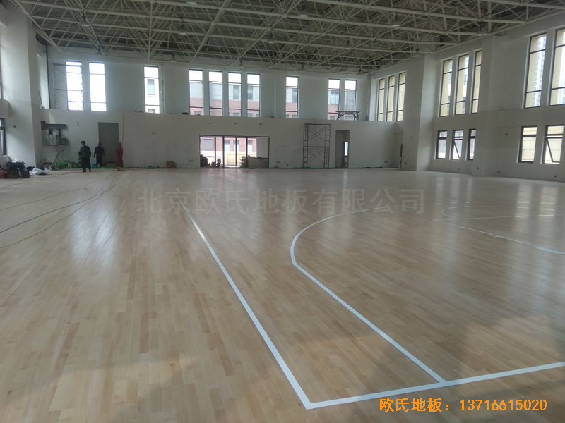 山東濟南唐冶城籃球館運動木地板施工案例
